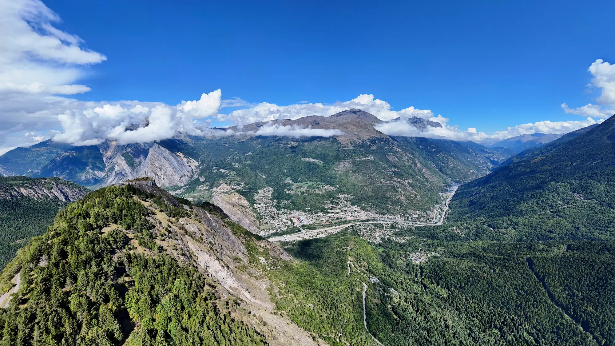 Villages et versants de la vallée de la Maurienne