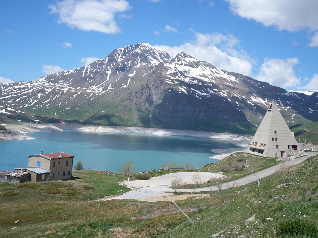 Lac du Mont-Cenis vu depuis l'alpage supérieur - Savoie, France